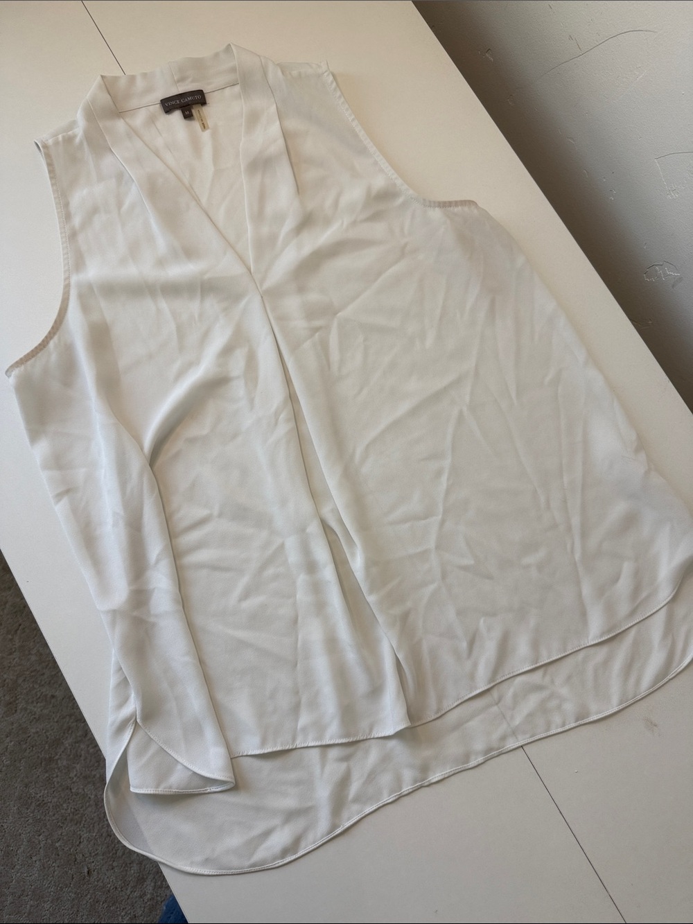 Vince Camuto Ivory V-Neck Sleeveless Layered Hem Camisole